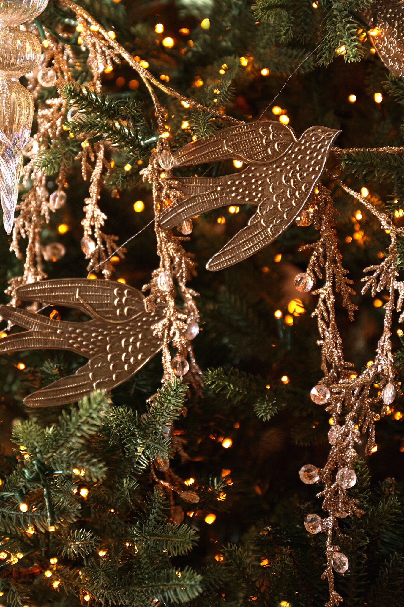 Pressed Metal Dove Garland, 72"
