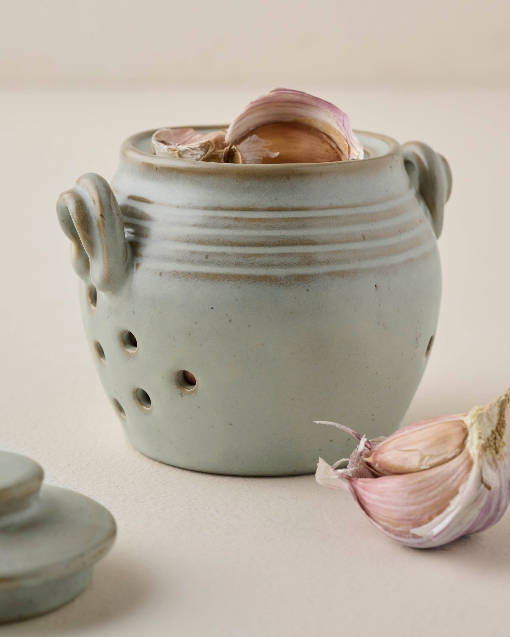 French Grey Garlic Keeper