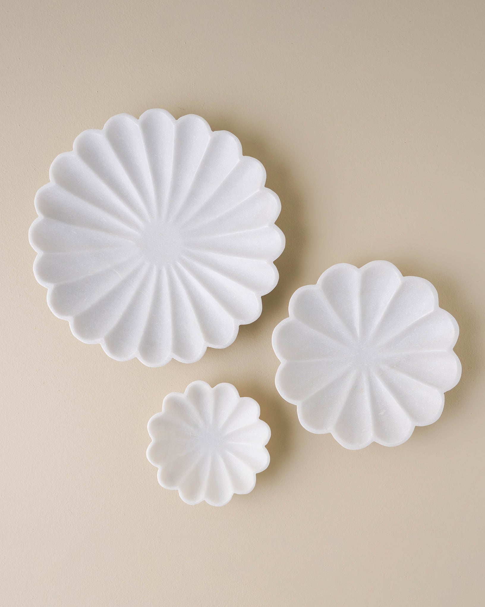 Scalloped Marble Accent Bowl