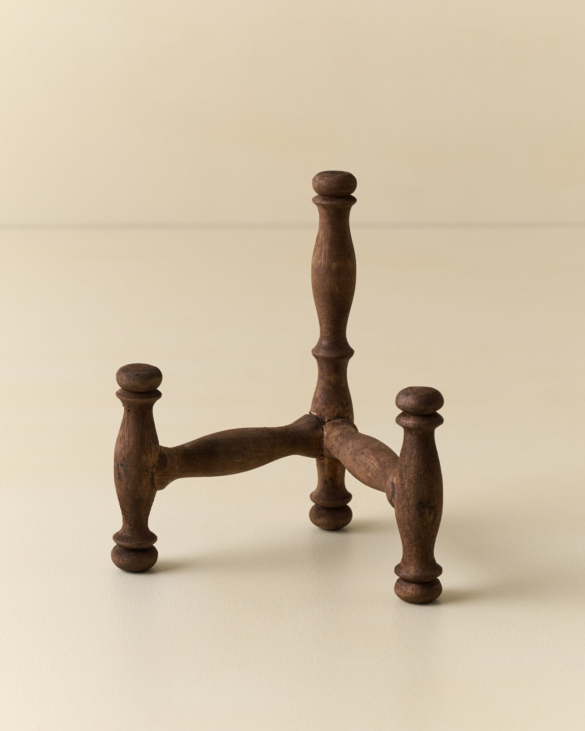 Harrison Antiqued Wood Photo Easel